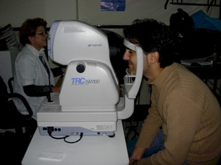 deteccion_precoz_retinopatia_diabetica/colocacion_paciente_retinografo deteccion_precoz_retinopatia_diabetica/colocacion_paciente_retinografo